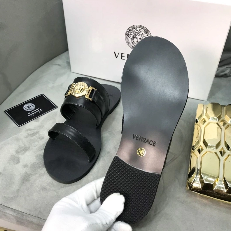 WellDesigned Gxvxnchy Slippers 152901