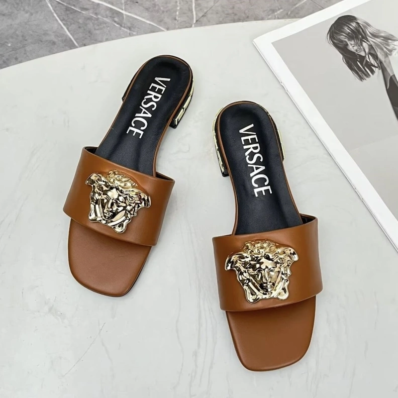 ModernLook Gxvxnchy Slippers 152899