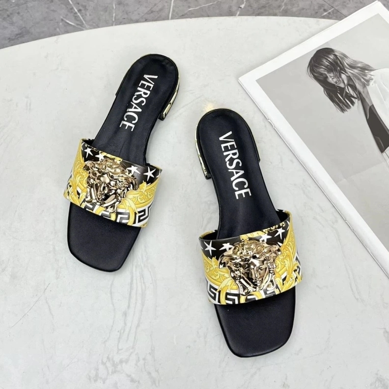 Timeless Gxvxnchy Slippers 152886