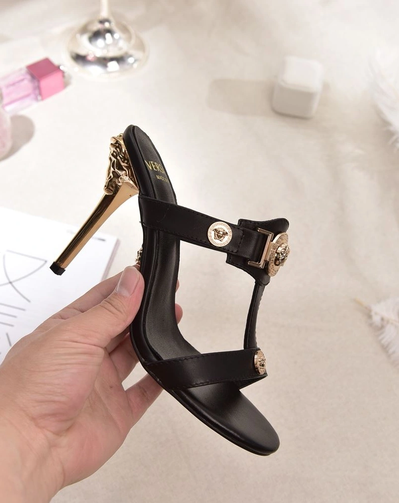 Resilient Gxvxnchy Sandals 152986