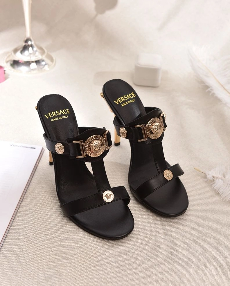 Resilient Gxvxnchy Sandals 152986