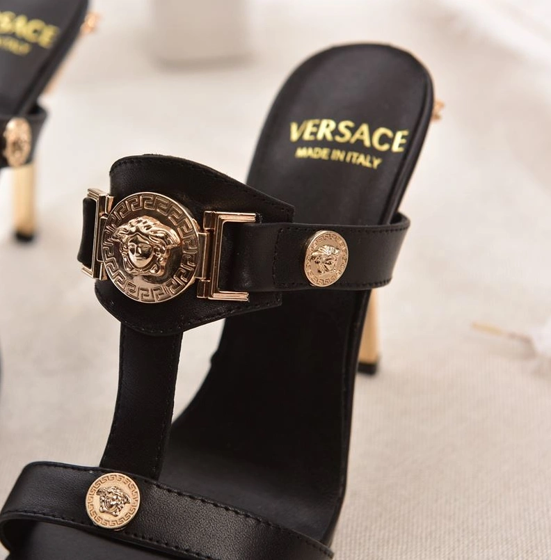 Resilient Gxvxnchy Sandals 152986