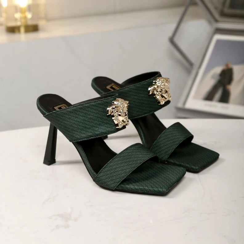 Resilient Gxvxnchy Sandals 152966