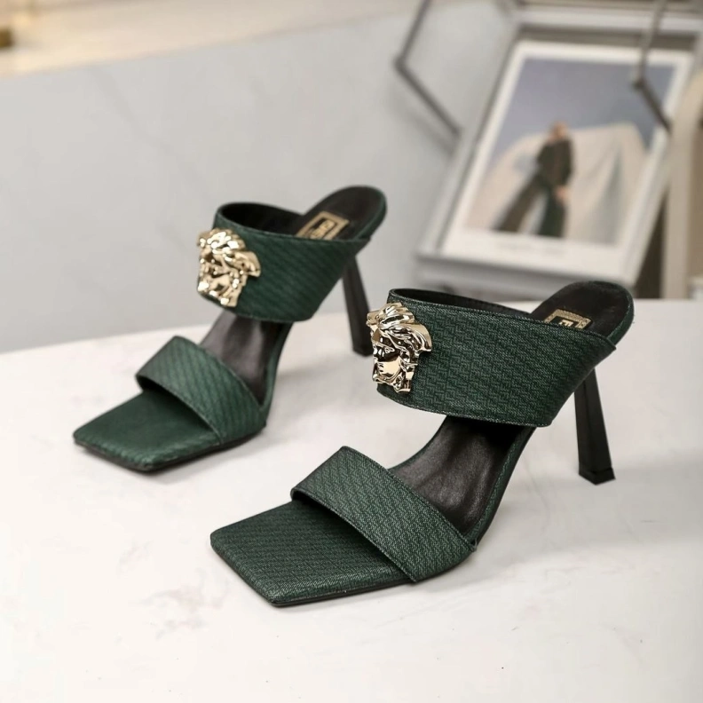 Resilient Gxvxnchy Sandals 152966
