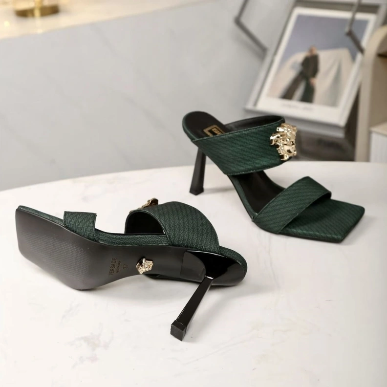 Resilient Gxvxnchy Sandals 152966