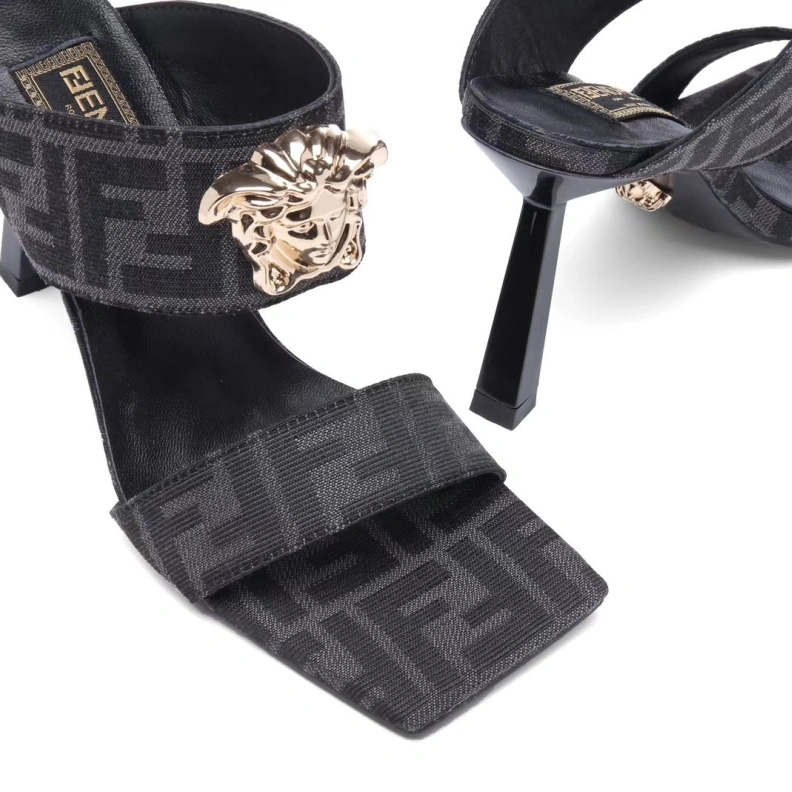 Gxvxnchy Sandals Refined 152951