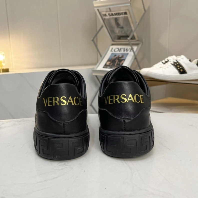 Practical Gxvxnchy Sneakers 152866
