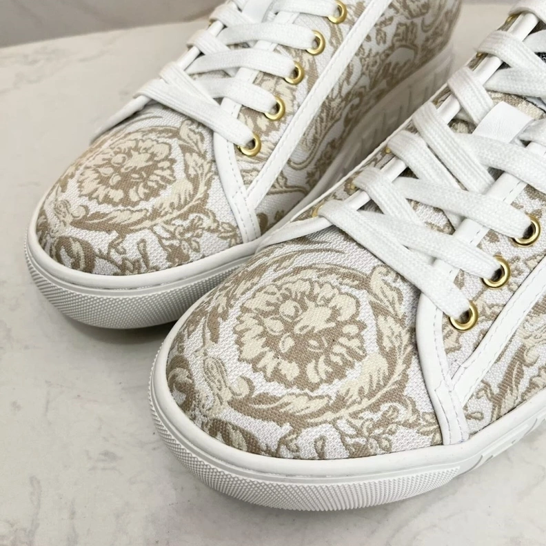 Unique Gxvxnchy Sneakers 152874