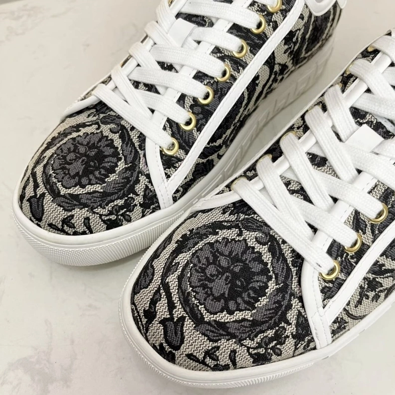 Gxvxnchy Sneakers ModernLook 152871