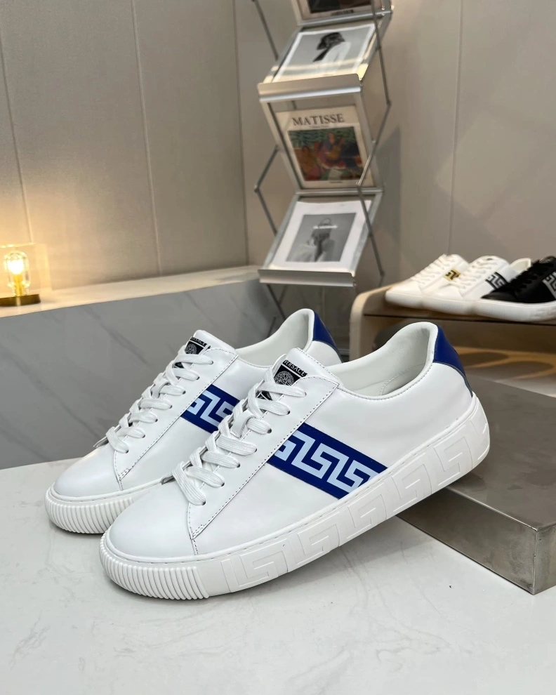 WellDesigned Gxvxnchy Sneakers 152877