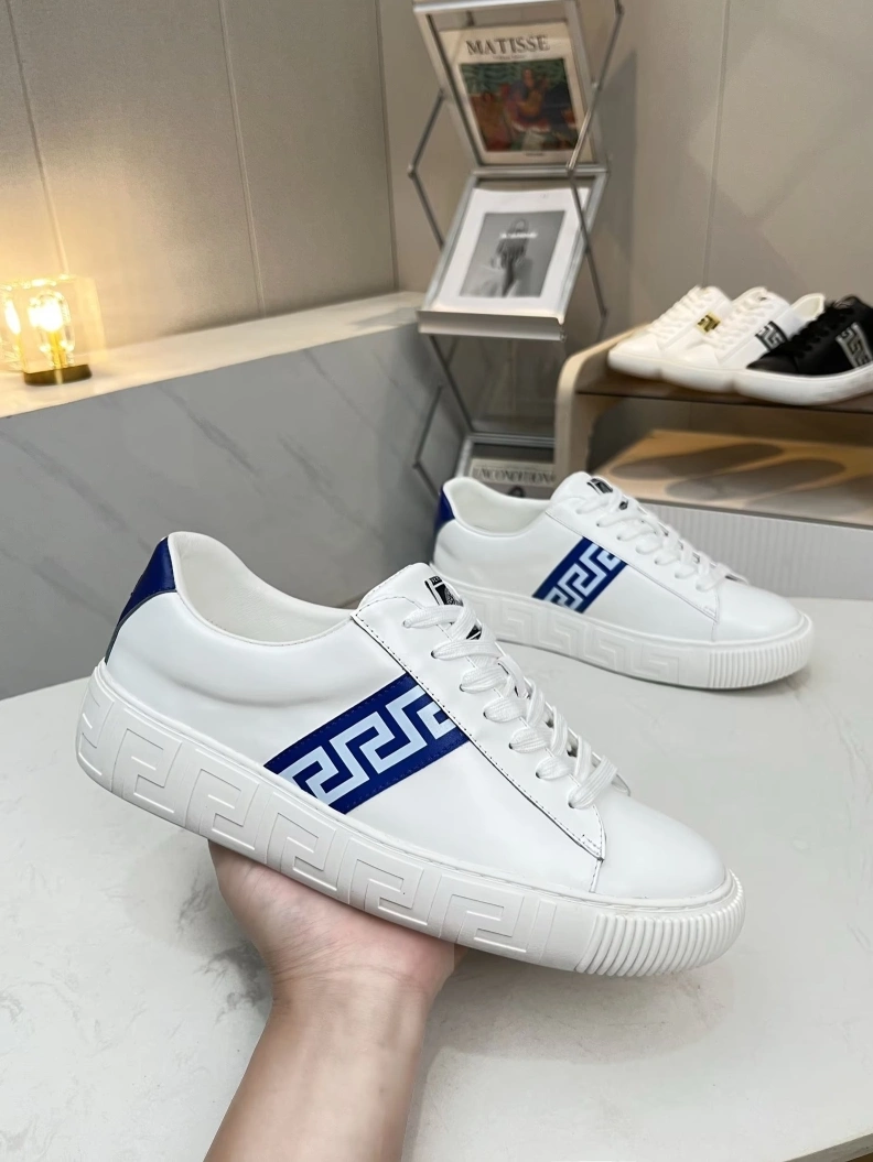 WellDesigned Gxvxnchy Sneakers 152877
