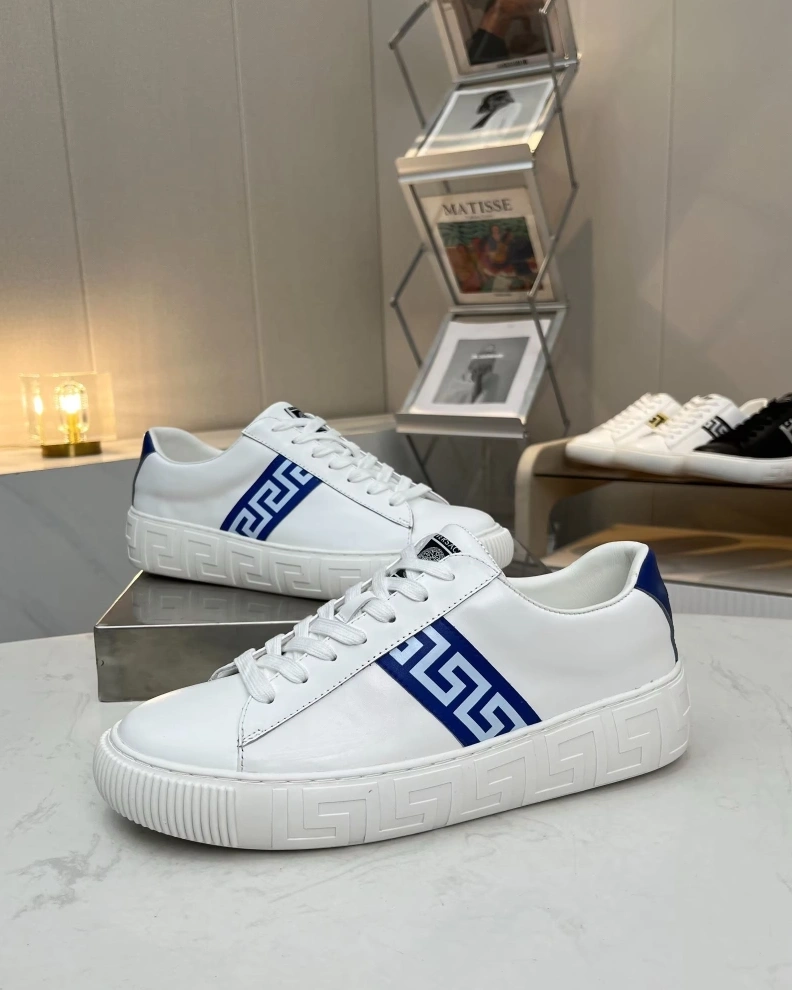 WellDesigned Gxvxnchy Sneakers 152877