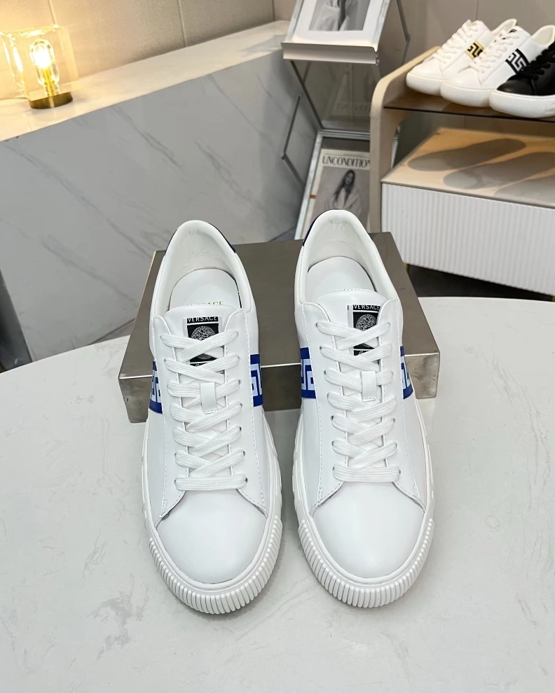 WellDesigned Gxvxnchy Sneakers 152877