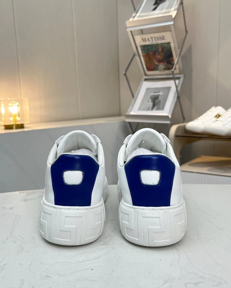 WellDesigned Gxvxnchy Sneakers 152877