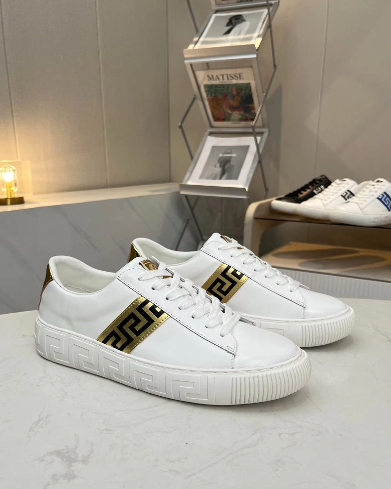 Bold Gxvxnchy Sneakers 152861