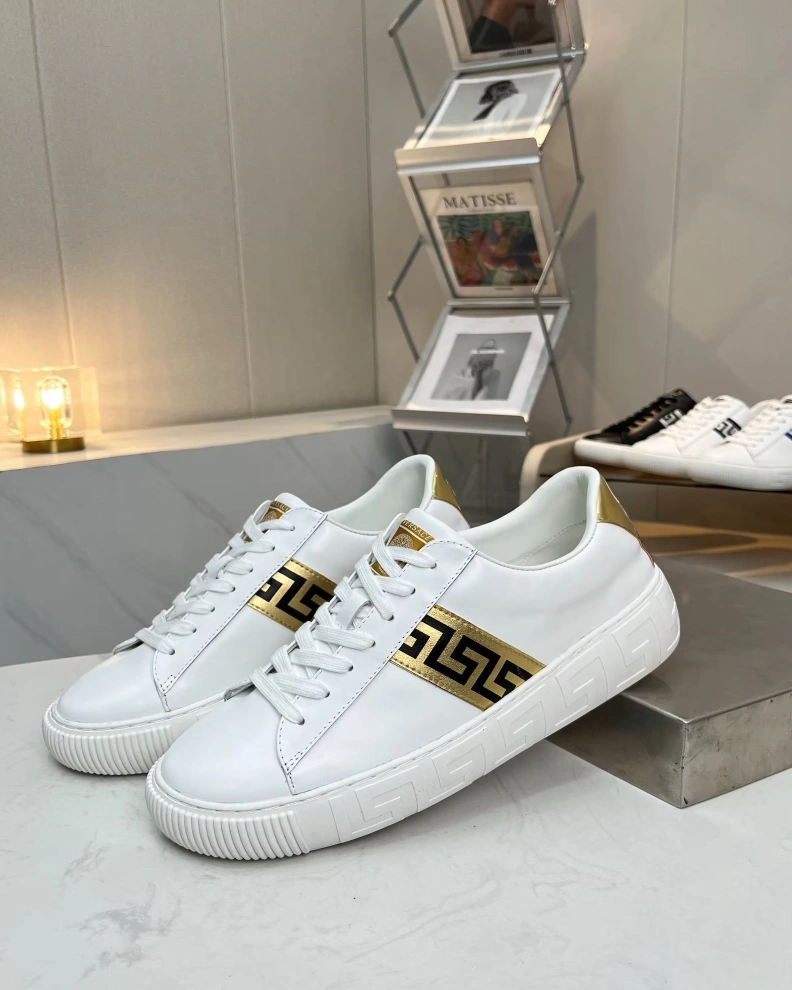 Bold Gxvxnchy Sneakers 152861
