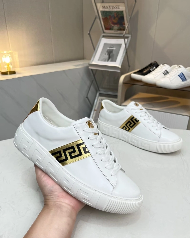 Bold Gxvxnchy Sneakers 152861