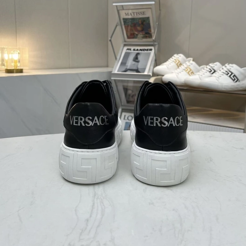 Sleek Gxvxnchy Sneakers 152856