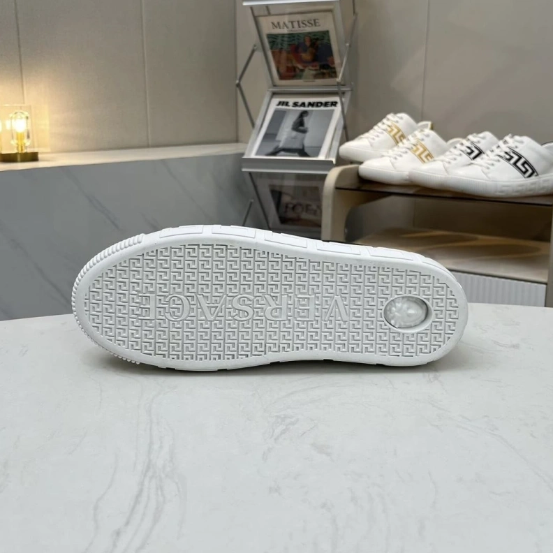 Sleek Gxvxnchy Sneakers 152856