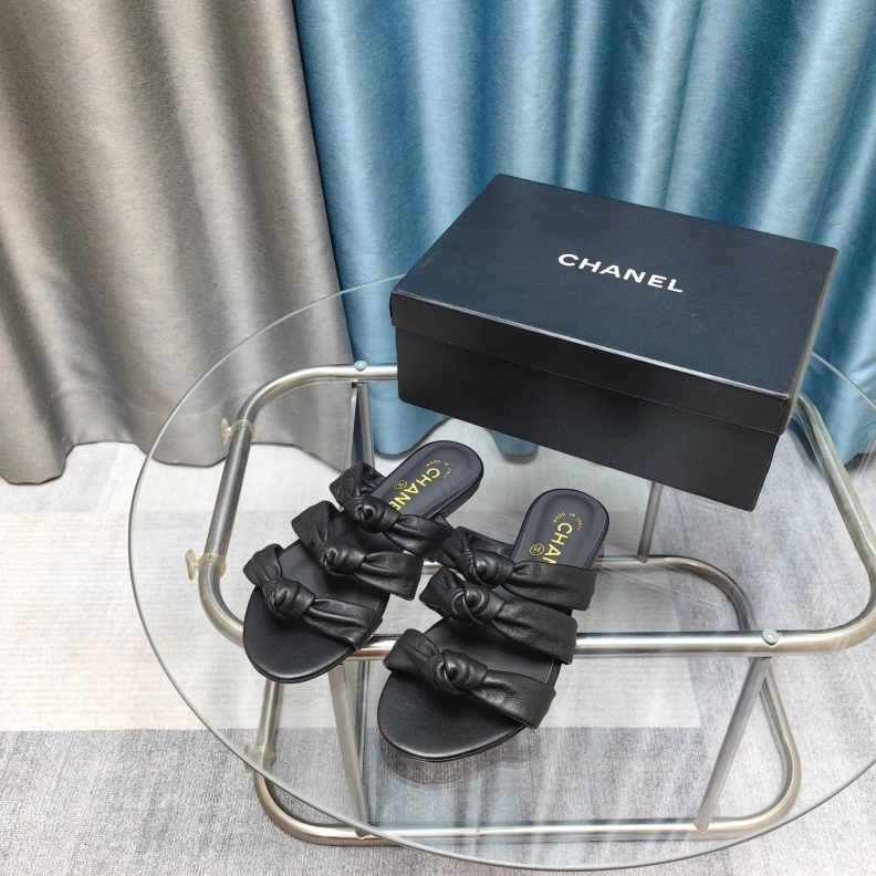 Durable Chxnxl Slippers 121701