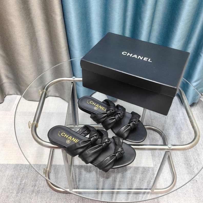 Durable Chxnxl Slippers 121701