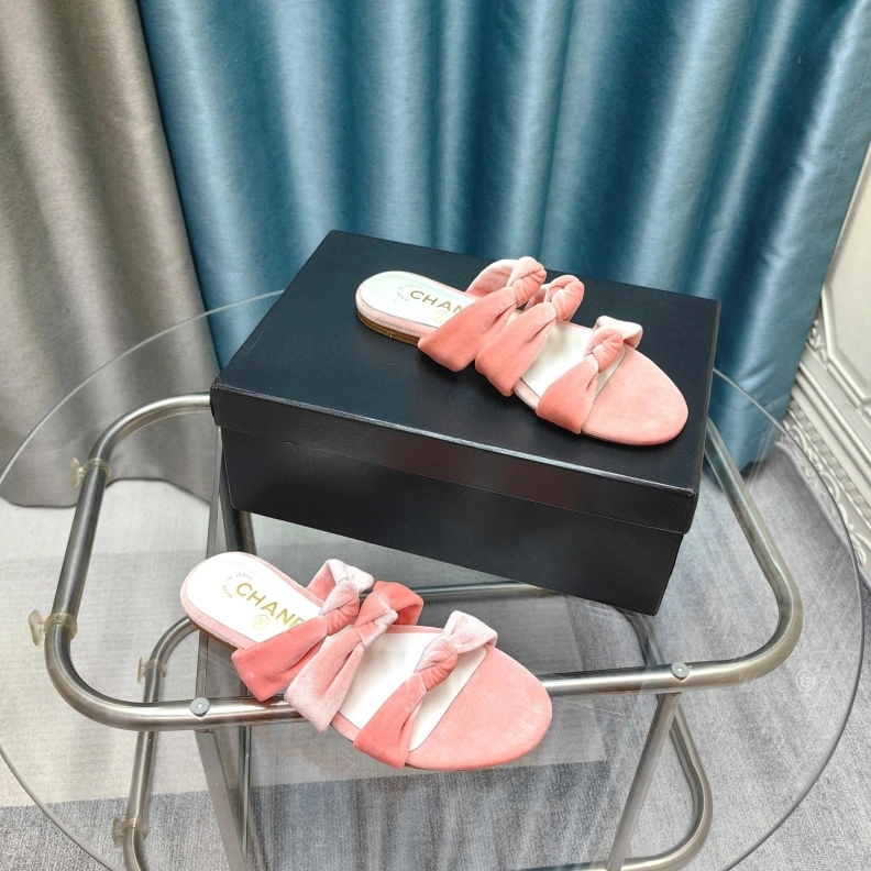 Fashionable Chxnxl Slippers 121706