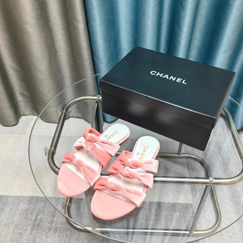 Fashionable Chxnxl Slippers 121706