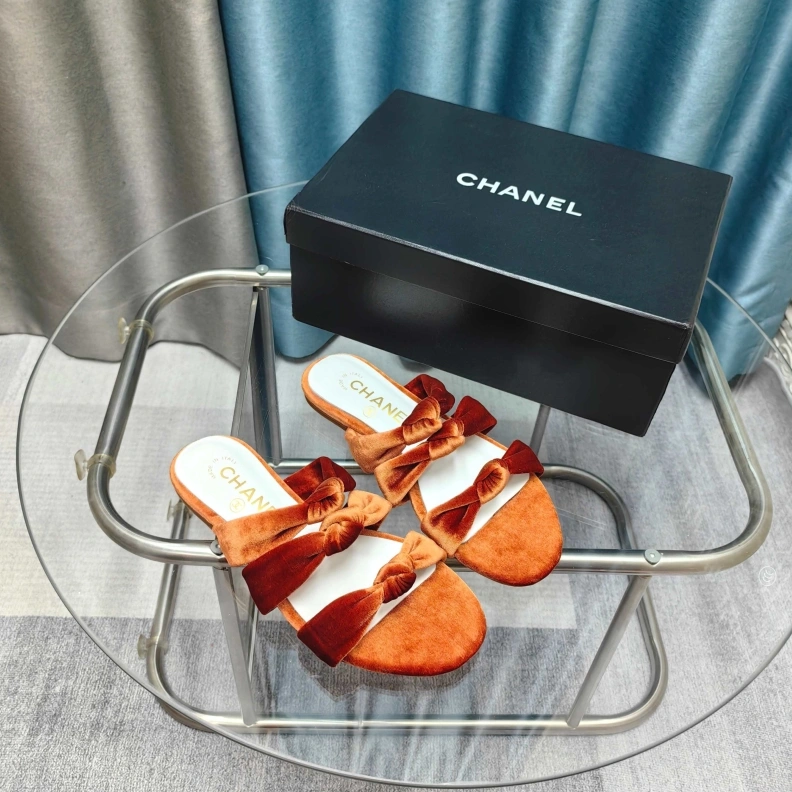 Comfortable Chxnxl Slippers 121719