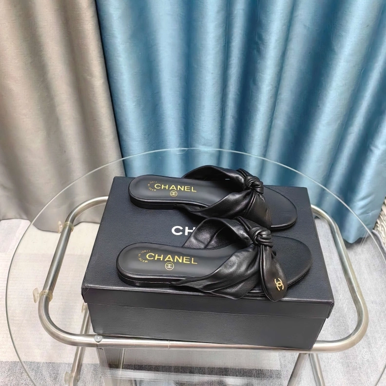 Reliable Chxnxl Slippers 121707