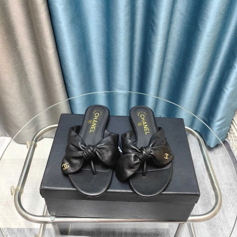 Reliable Chxnxl Slippers 121707
