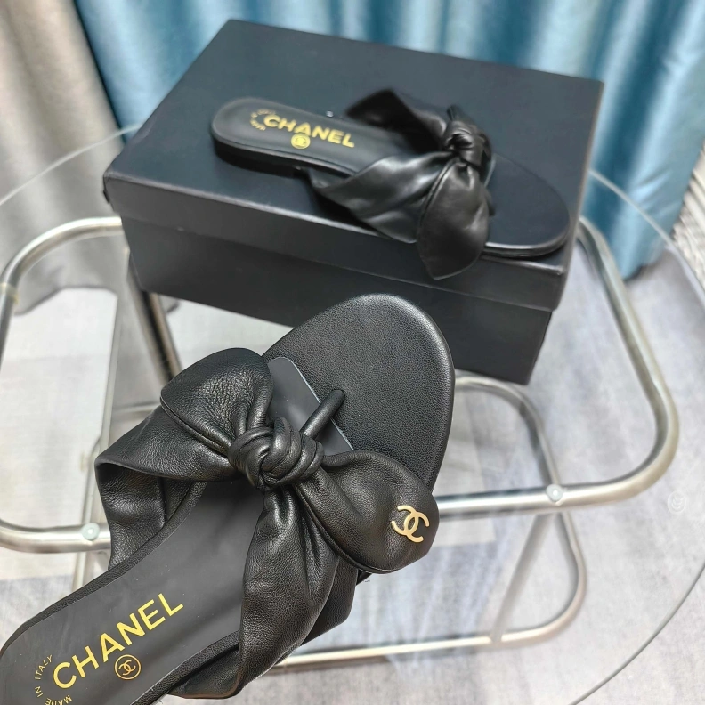 Reliable Chxnxl Slippers 121707