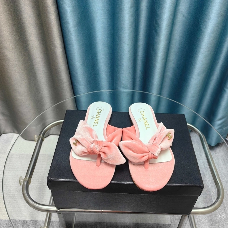 Refined Chxnxl Slippers 121698