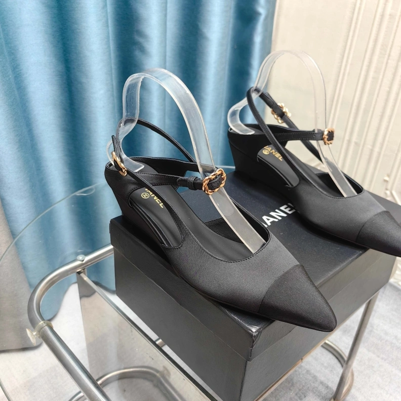 ModernLook Chxnxl Sandals 121842