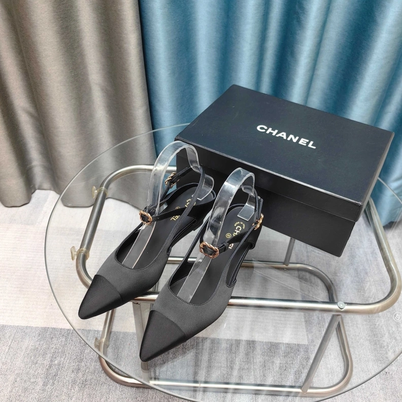 ModernLook Chxnxl Sandals 121842