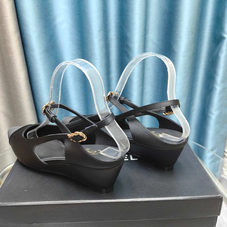 ModernLook Chxnxl Sandals 121842