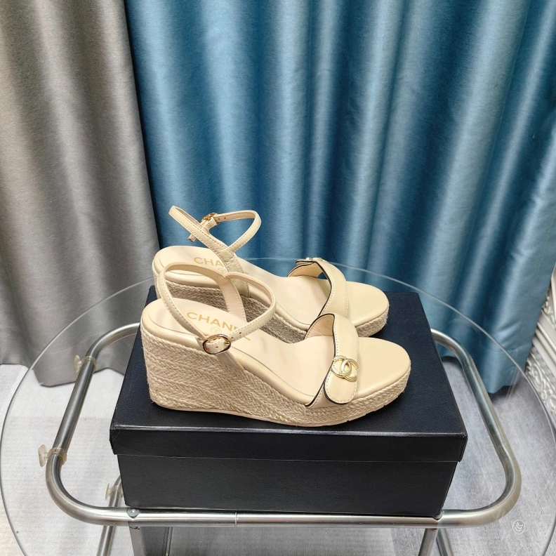 Chxnxl Sandals Bright 121838