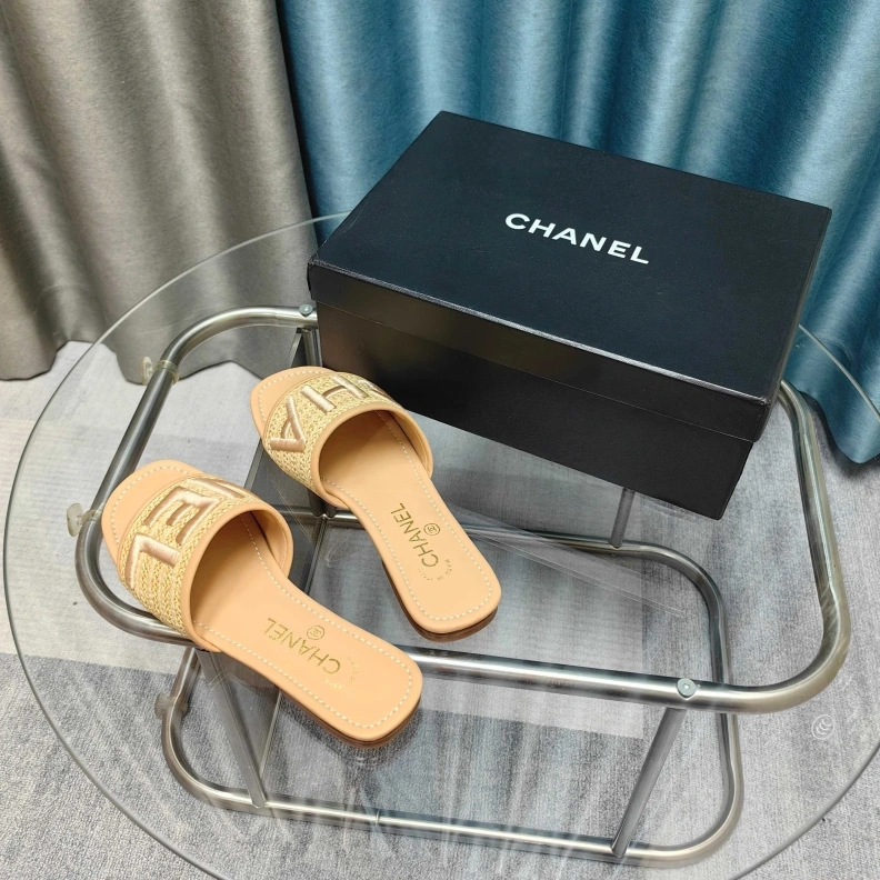 Affordable Chxnxl Slippers 121691