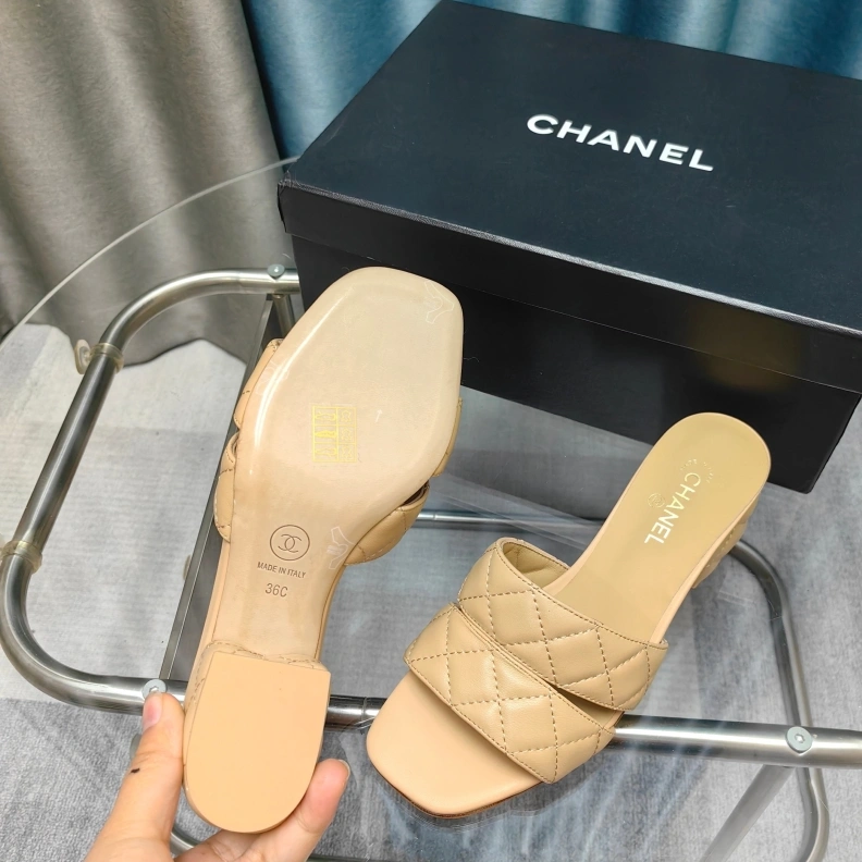 Chxnxl Slippers Vibrant 121685