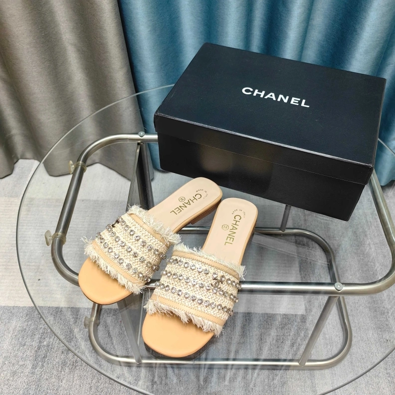 HighQuality Chxnxl Slippers 121681