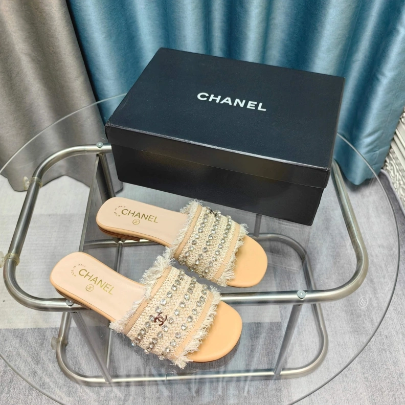 HighQuality Chxnxl Slippers 121681