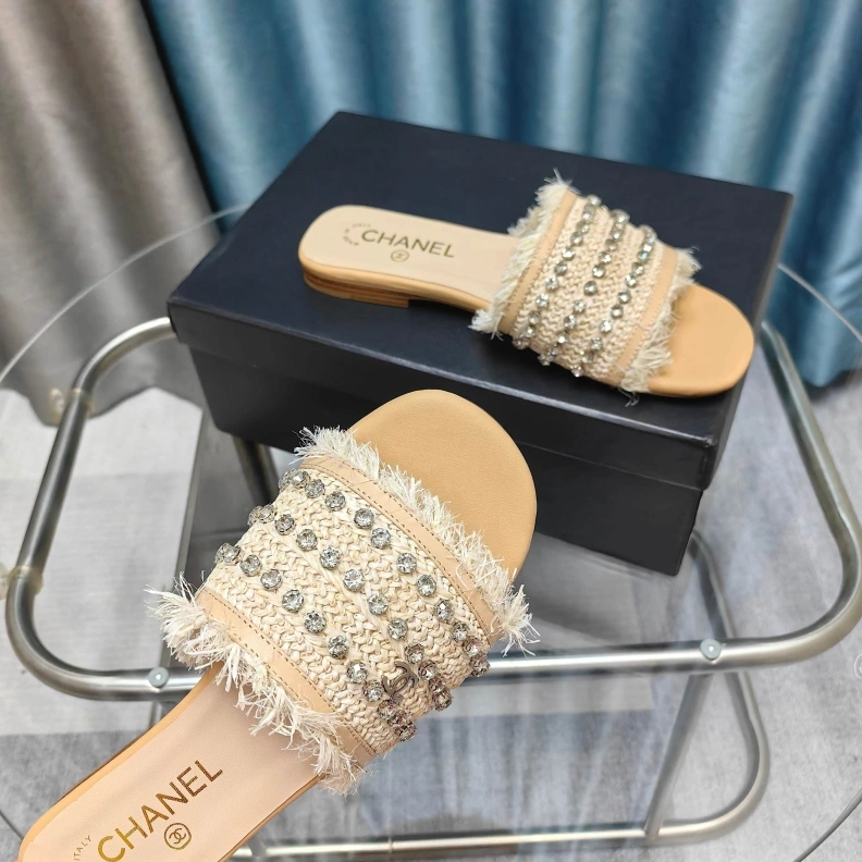 HighQuality Chxnxl Slippers 121681
