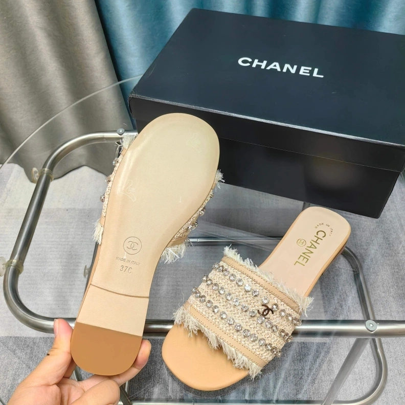 HighQuality Chxnxl Slippers 121681