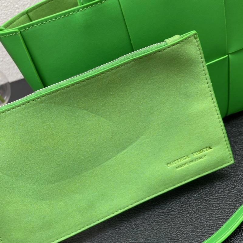 Lightweight BX Handle Bags 86900