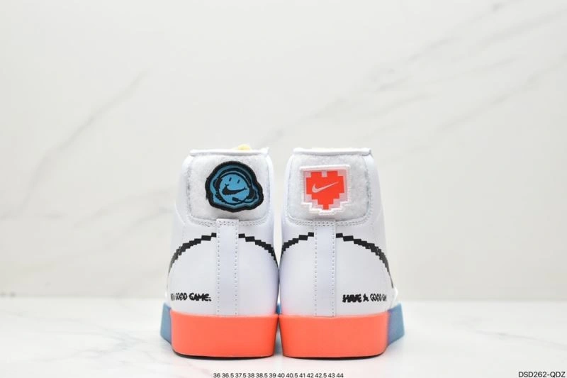 WellDesigned Nxkx Sneakers 201508