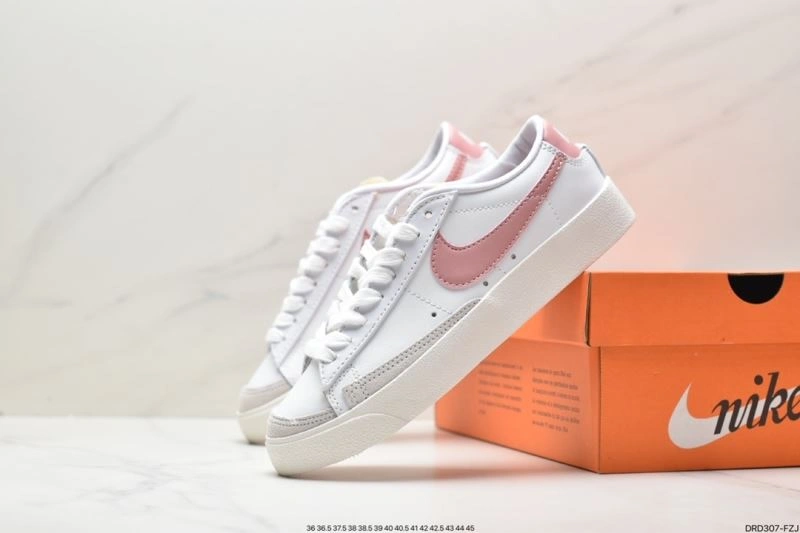 WellDesigned Nxkx Sneakers 201384