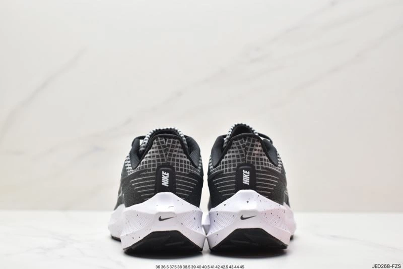 Nxkx Air Zoom Resilient 205236