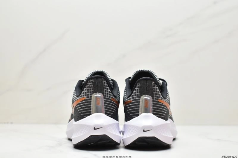 WellDesigned Nxkx Air Zoom 205130