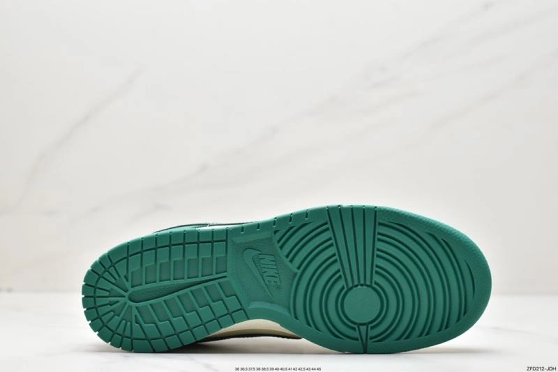 Trendsetting Nxkx Dunk 203857