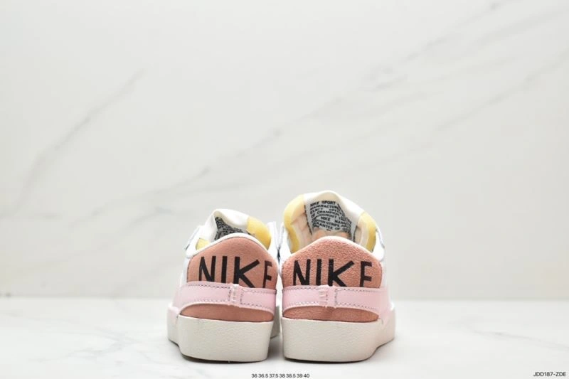 Trendsetting Nxkx Sneakers 201027