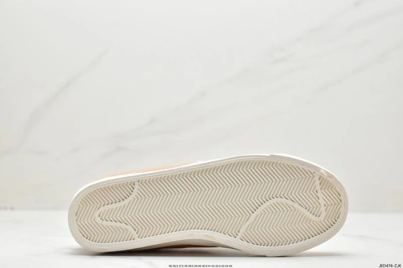 Trendsetting Nxkx Sneakers 200935